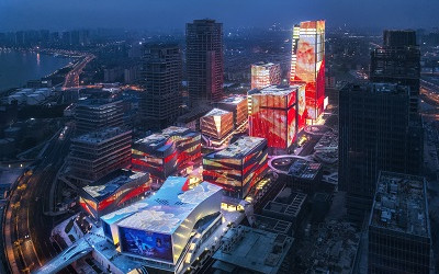 獻(xiàn)禮特區(qū)40年,洲明榮膺“品牌40人”和“國際信譽(yù)品牌”兩大榮譽(yù)